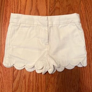 Crew Cuts girls white scallop shorts. Size 5.